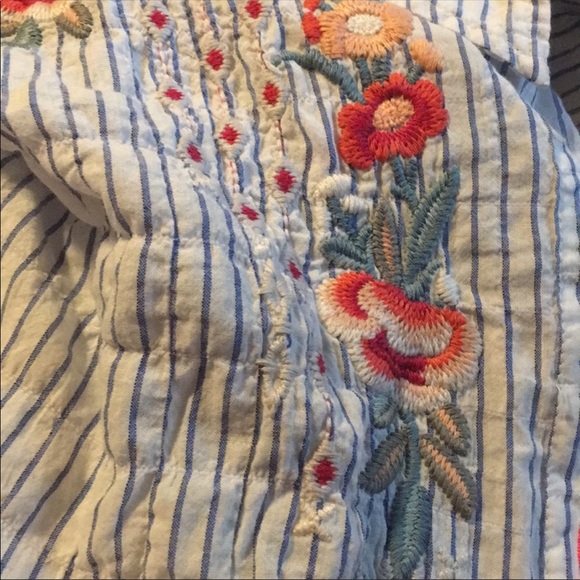 ❤️Host Pick❤️ Sold JOHNY WAS Preppy Floral Top - Picture 7 of 7